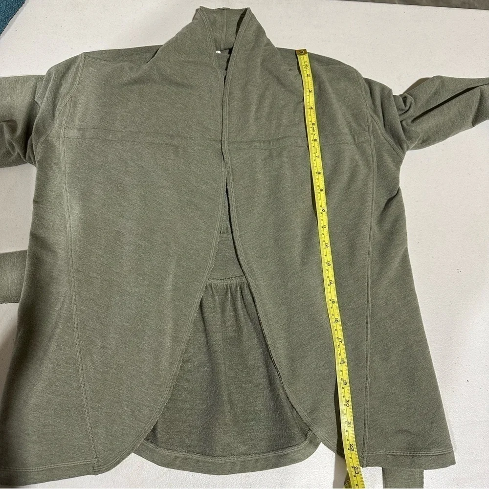 LULULEMON Dance Pulse Wrap Olive
Green - Picture 13 of 14